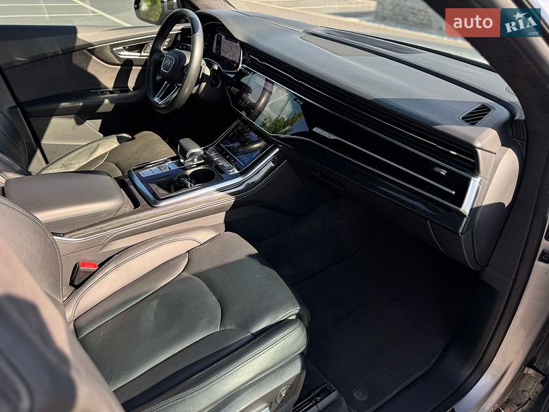 Внедорожник / Кроссовер Audi Q8 2019 в Мукачево