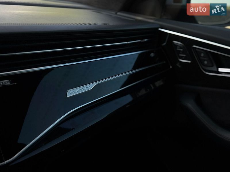 Внедорожник / Кроссовер Audi Q8 2019 в Мукачево