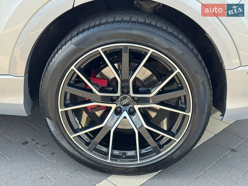 Внедорожник / Кроссовер Audi Q8 2019 в Мукачево
