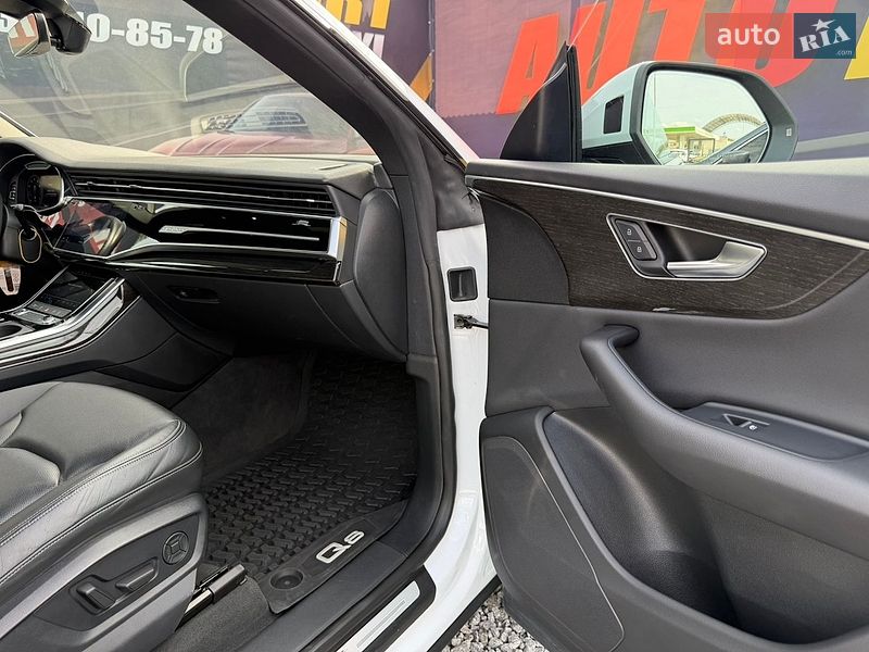 Позашляховик / Кросовер Audi Q8 2022 в Стрию