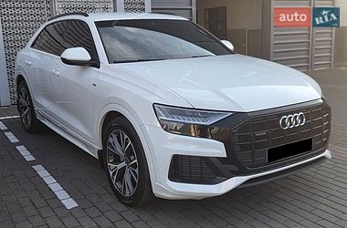 Audi Q8  2021