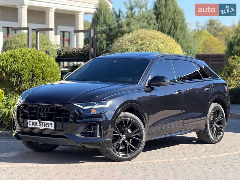 Внедорожник / Кроссовер Audi Q8 2021 в Стрые