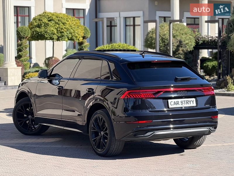 Внедорожник / Кроссовер Audi Q8 2021 в Стрые