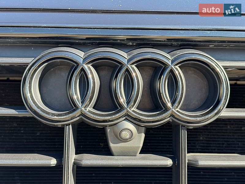 Внедорожник / Кроссовер Audi Q8 2021 в Стрые