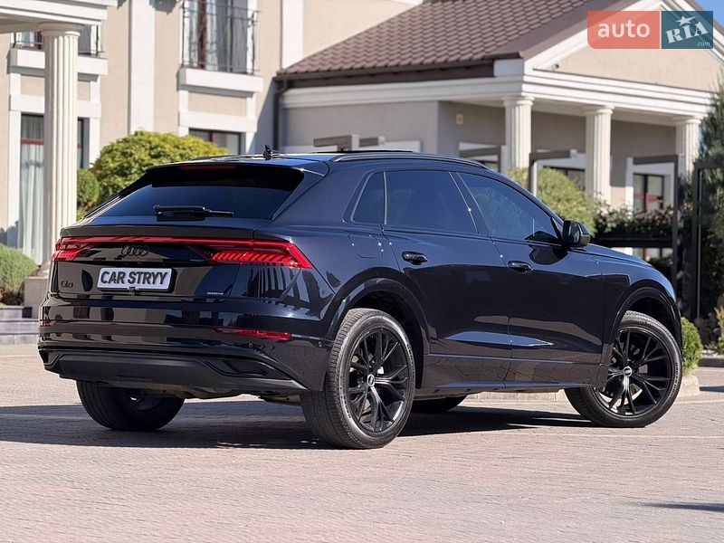 Внедорожник / Кроссовер Audi Q8 2021 в Стрые