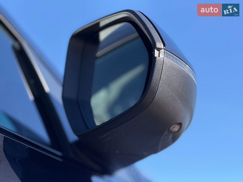 Внедорожник / Кроссовер Audi Q8 2021 в Стрые