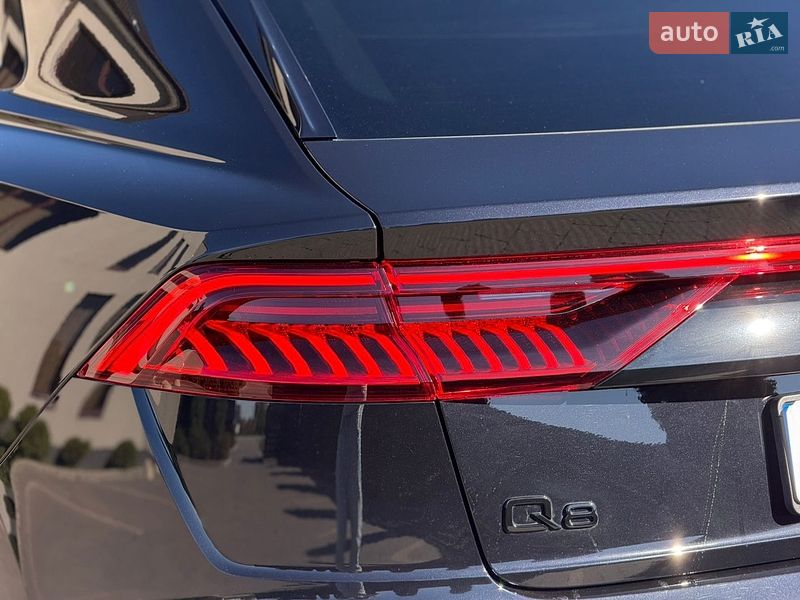 Внедорожник / Кроссовер Audi Q8 2021 в Стрые