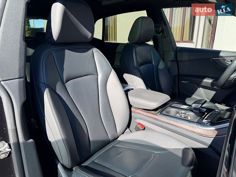 Внедорожник / Кроссовер Audi Q8 2021 в Стрые