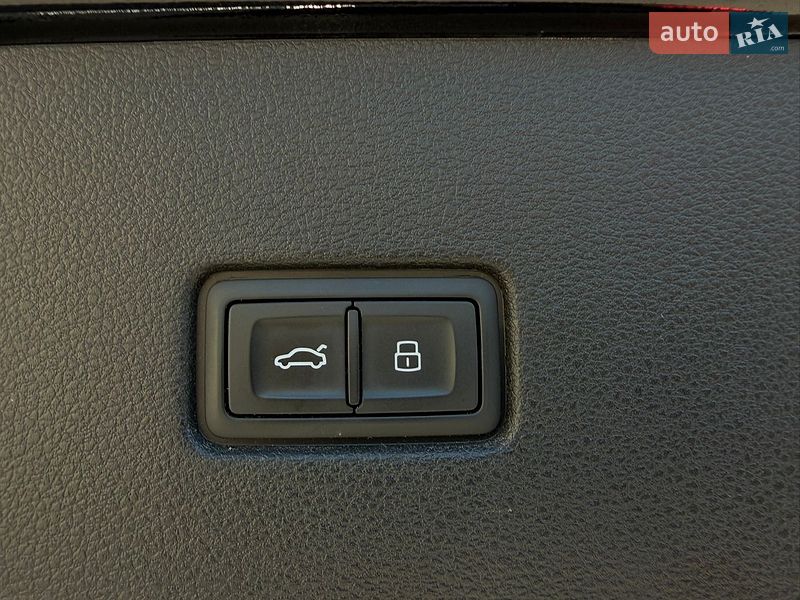 Внедорожник / Кроссовер Audi Q8 2021 в Стрые