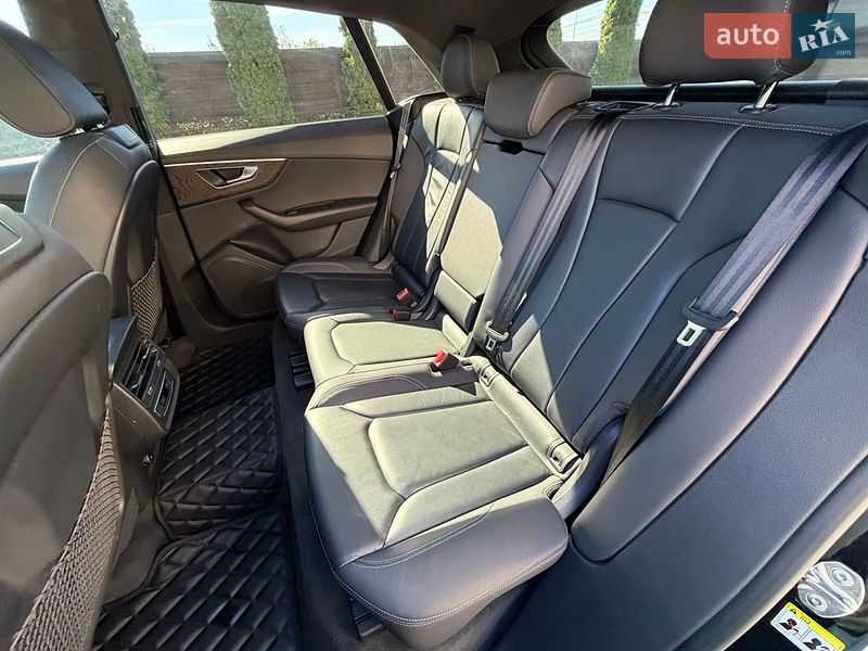 Внедорожник / Кроссовер Audi Q8 2021 в Стрые