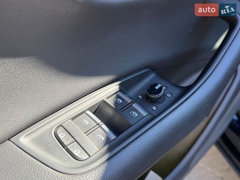 Внедорожник / Кроссовер Audi Q8 2021 в Стрые