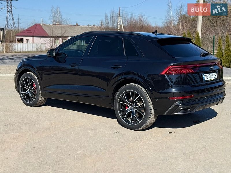 Позашляховик / Кросовер Audi Q8 2019 в Почаєві