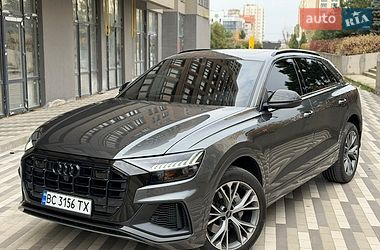 Audi Q8  2021