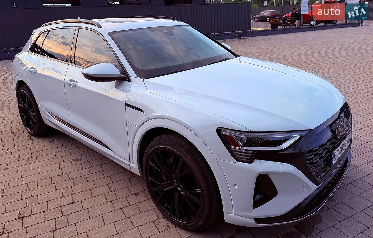 2023 Audi Q8 - фото 1