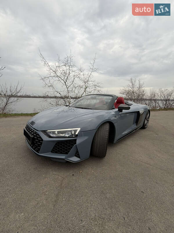 Audi R8