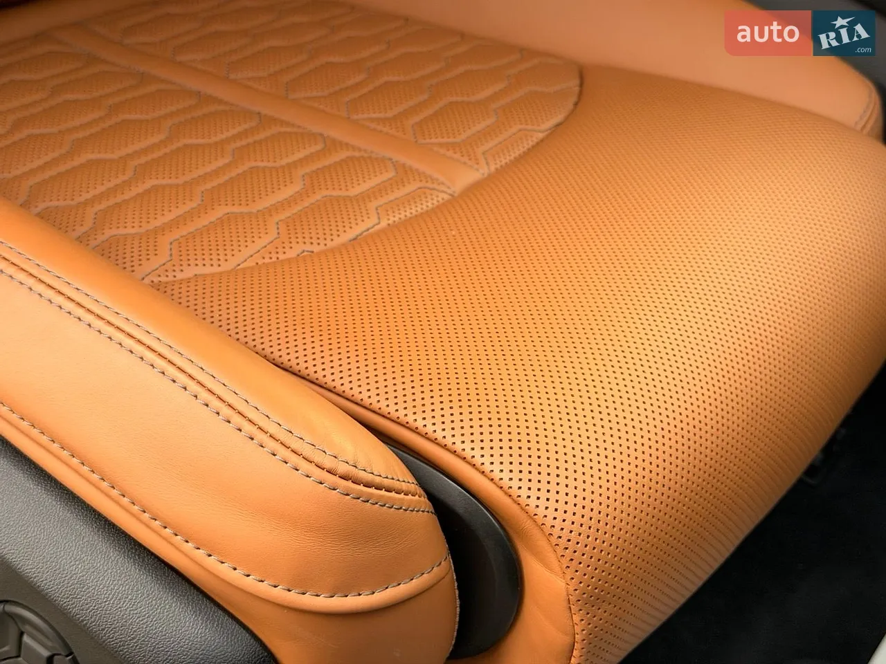 2020 Audi RS Q8 - мініатюра 3