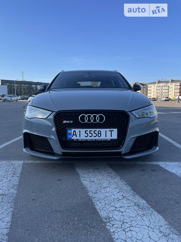 Седан Audi RS3