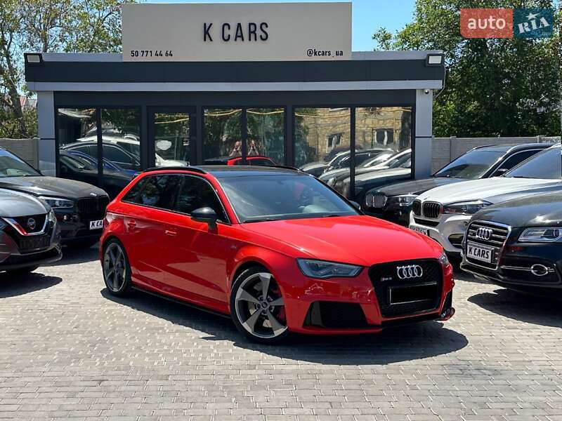 Хетчбек Audi RS3