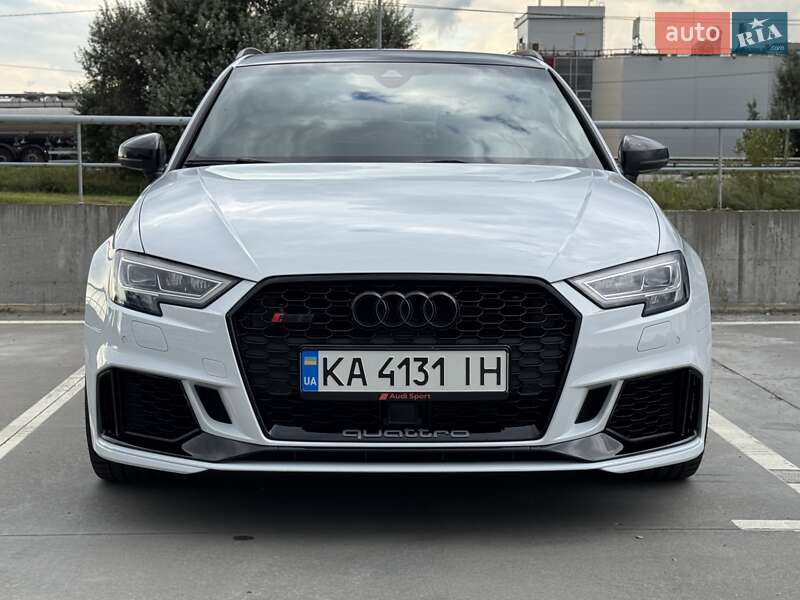 Хэтчбек Audi RS3