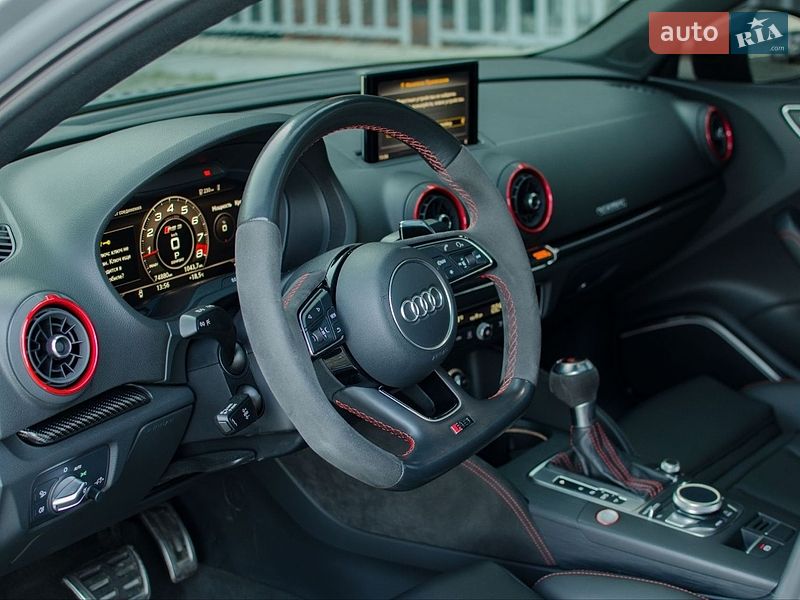 Седан Audi RS3 2020 в Киеве