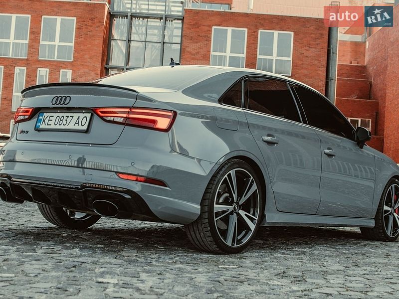 Седан Audi RS3 2020 в Киеве