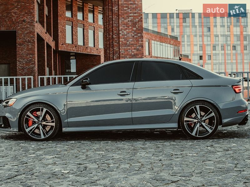 Седан Audi RS3 2020 в Киеве