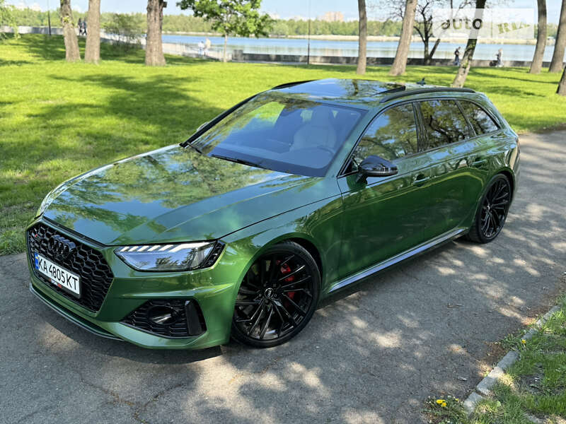 Легковые Audi RS4