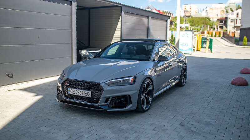 Лифтбек Audi RS5