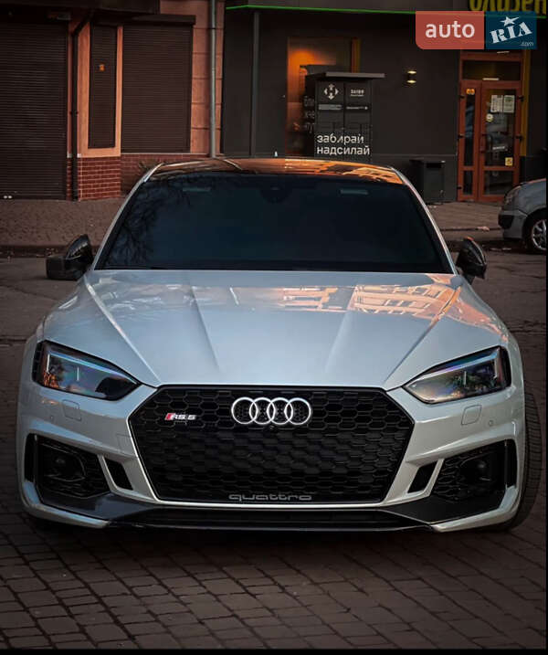 Лифтбек Audi RS5