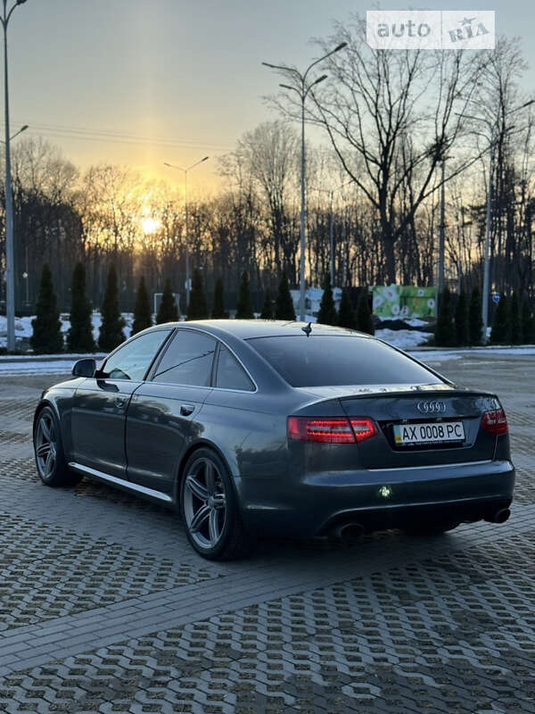 Седан Audi RS6