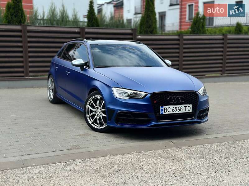 Хэтчбек Audi S3