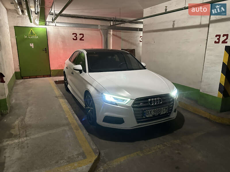 Седан Audi S3