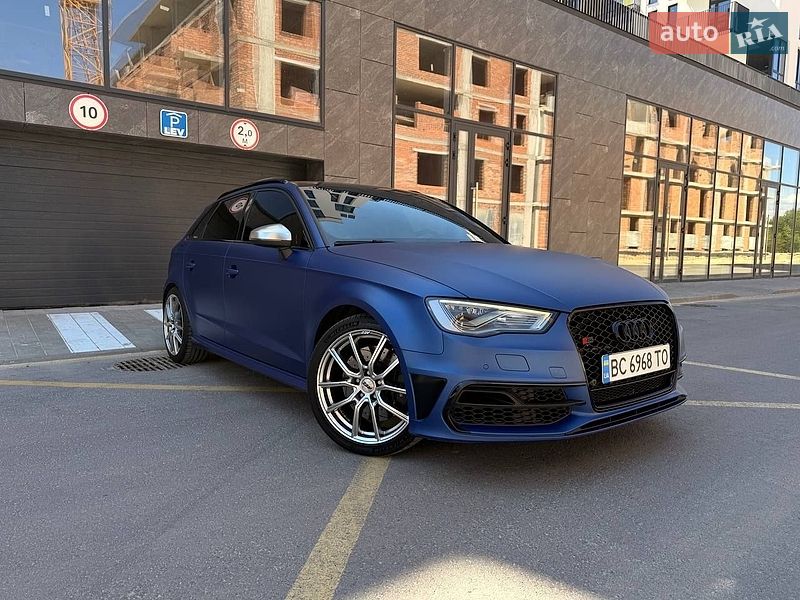Хетчбек Audi S3