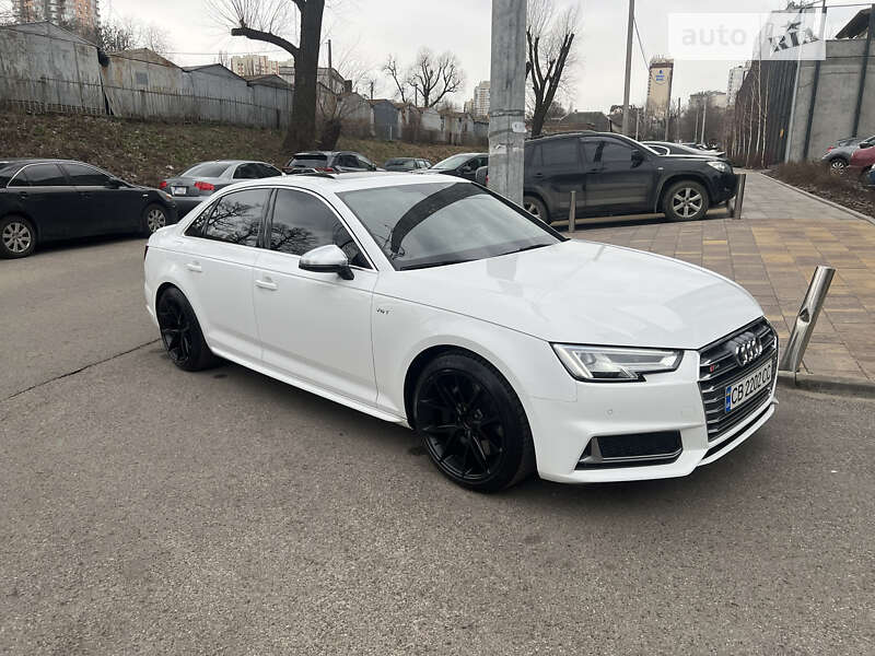 Легковые Audi S4