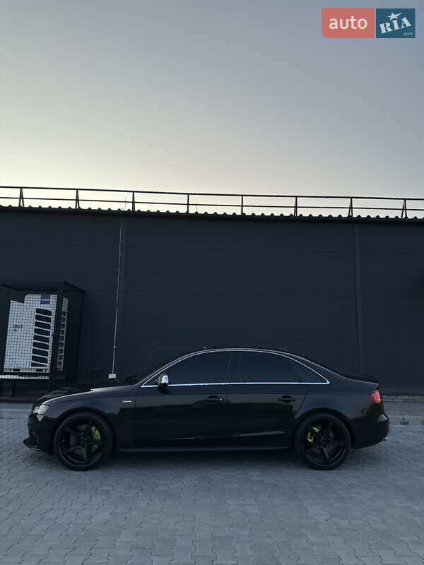 Седан Audi S4 2010 в Хмельницькому