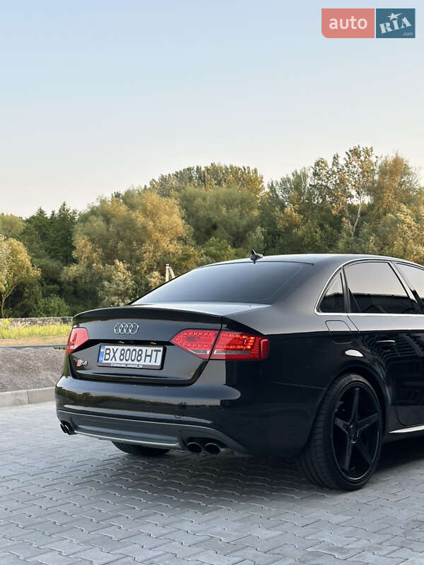 Седан Audi S4 2010 в Хмельницькому