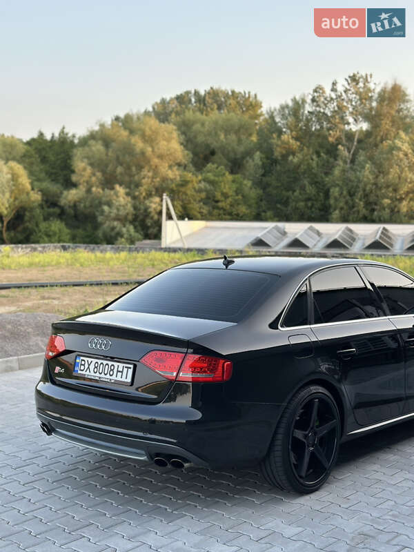 Седан Audi S4 2010 в Хмельницькому