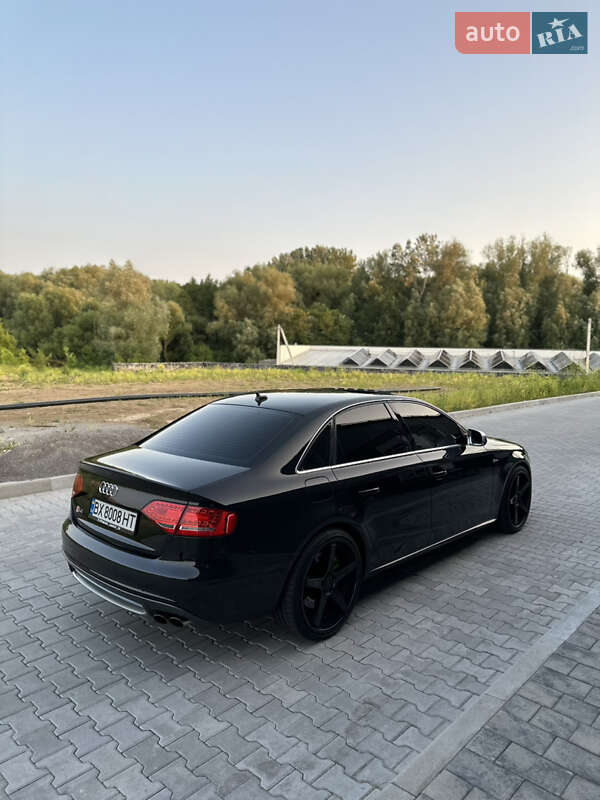 Седан Audi S4 2010 в Хмельницькому