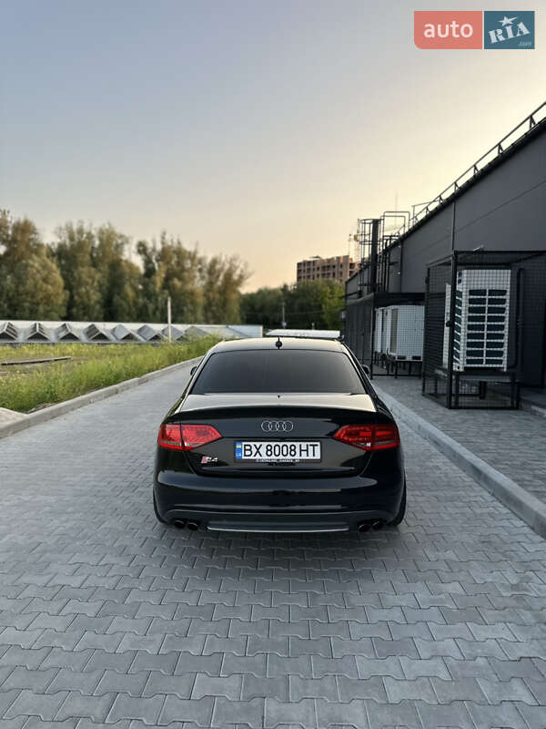 Седан Audi S4 2010 в Хмельницькому