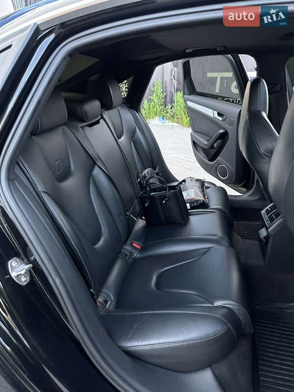Седан Audi S4 2010 в Хмельницькому