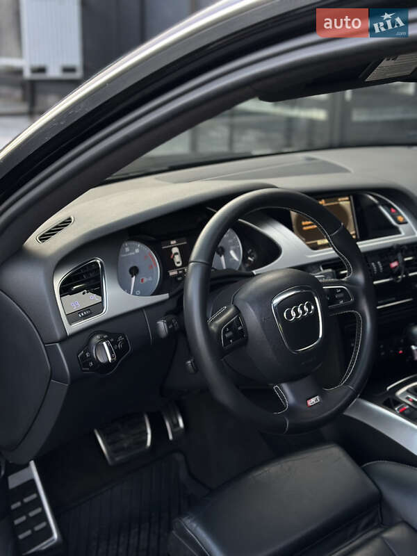 Седан Audi S4 2010 в Хмельницькому