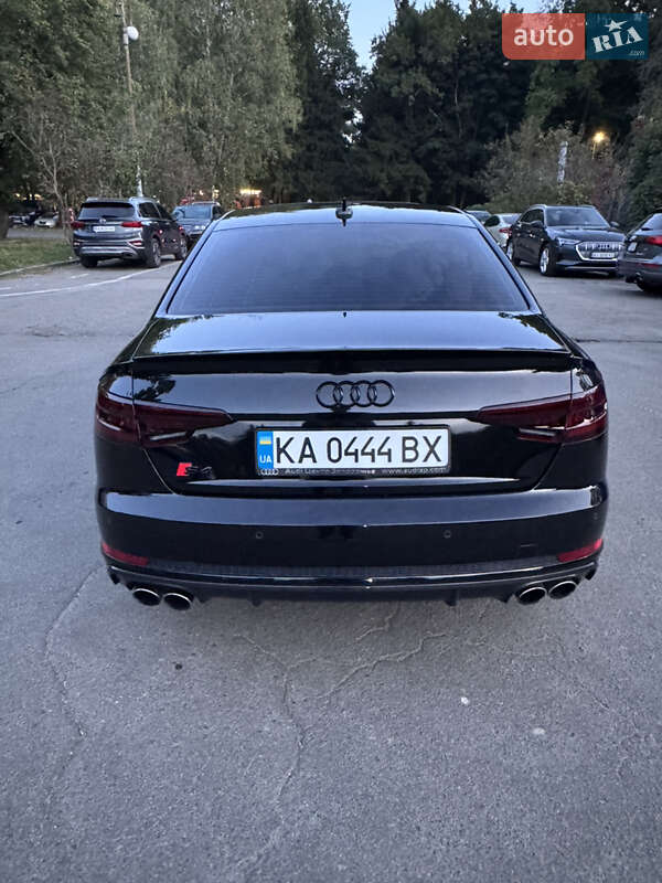 Седан Audi S4 2019 в Киеве