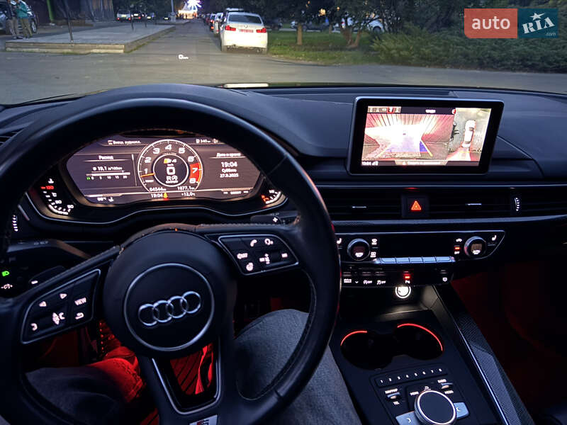 Седан Audi S4 2019 в Киеве