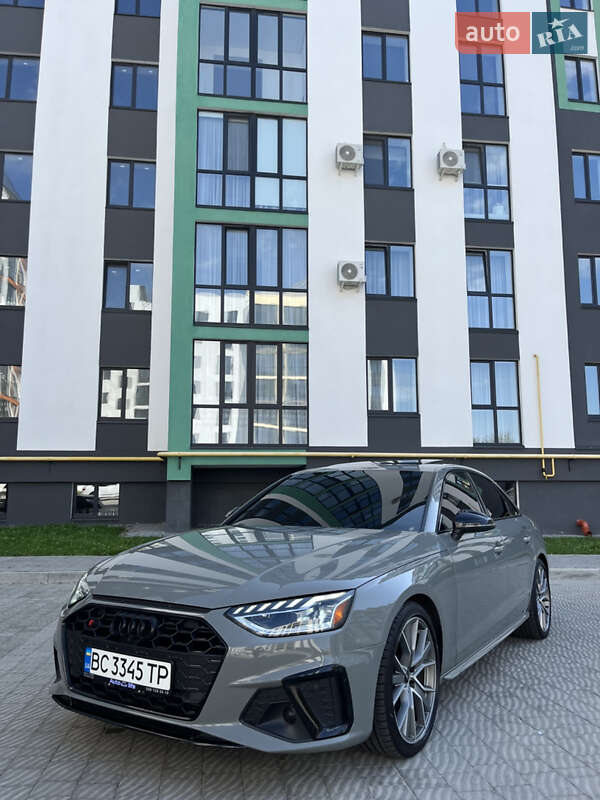 Универсал Audi S4