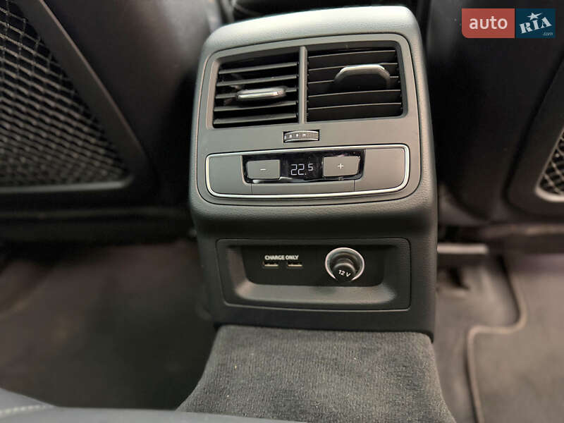 Седан Audi S4 2020 в Львові