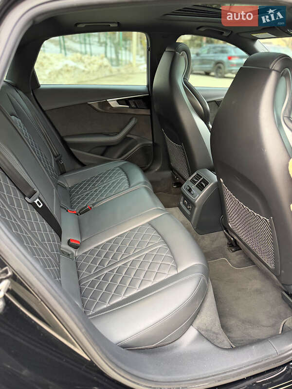 Седан Audi S4 2020 в Львові