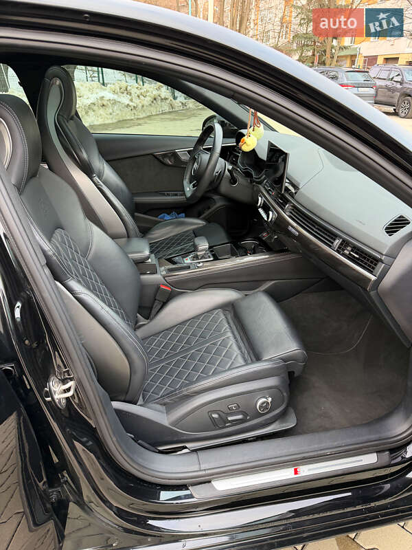 Седан Audi S4 2020 в Львові