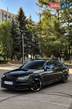 Седан Audi S4 2018 в Ужгороде