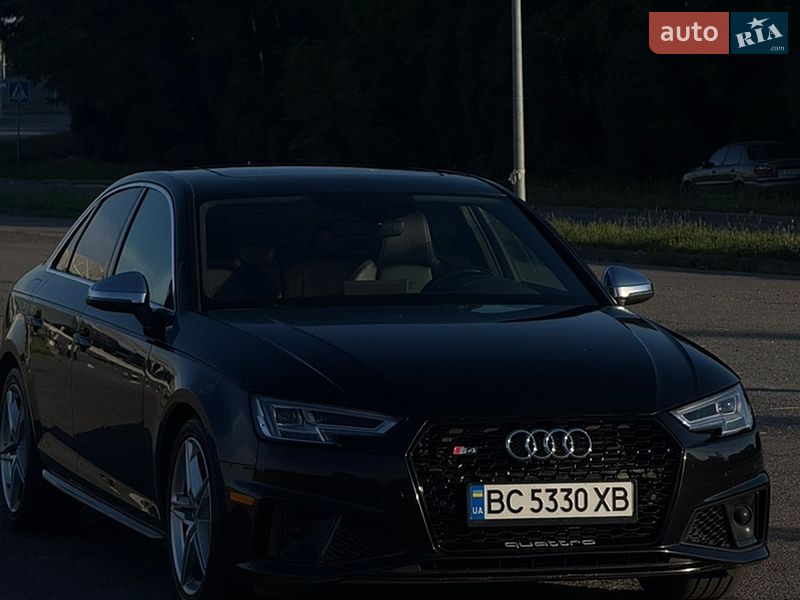 Audi S4