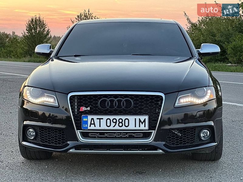 Седан Audi S4 2011 в Коломые